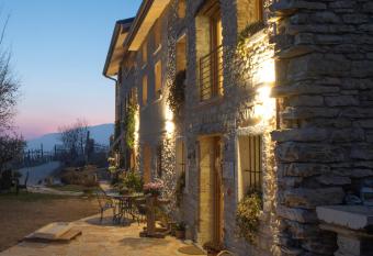 Agriturismo Casaborgomarche has Balcony rooms