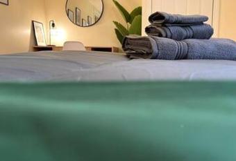 #11 Joyful Jungle Room 5 Min To Brandeis Unversty! allows 18 year olds to book a room