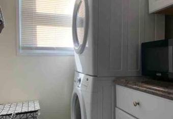 #12 ROOM IN THE HOUSE Modern Minimal Bright Room 5 Min To Brandeis! allows 18 year olds to book a room