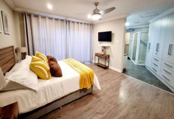 Adorable 1 Bedroom with Solar and Free Parking has Balcony rooms