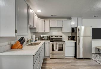 Charming Central Provo Apartment Has WD allows 18 year olds to book a room