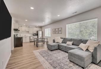 Peaceful Quiet And Spacious 2 BR 1 BA Unit allows 18 year olds to book a room