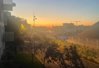 ORCHID  ES CHOISY has Balcony rooms