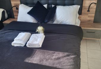 Akwaba chez Ouli has Balcony rooms