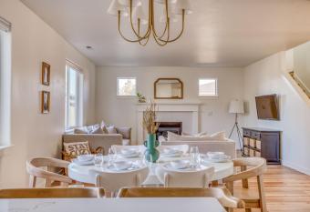 River Walk Home has Balcony rooms