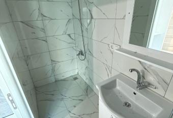 El mara house has Balcony rooms