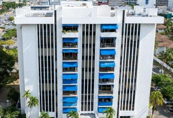 VaCasa has Balcony rooms