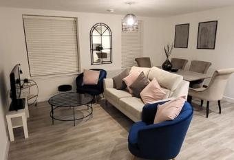 Gorgeous Apartment in the Town by AP Management. allows 18 year olds to book a room