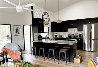 Color Casa 3B 2B Pool Home allows 18 year olds to book a room