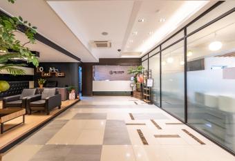 Weple Stay allows 18 year olds to book a room