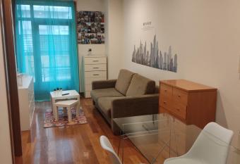 Pleno centro, Terraza, Principe, 400 metros estaci  n de AVE allows 18 year olds to book a room