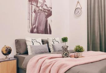 THE UGLY DUCKLING HOMESTAY has Balcony rooms