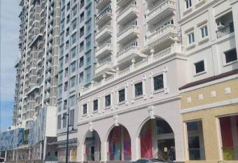 Unique and Classy Lafayette Park Square in Iloilo City allows 18 year olds to book a room