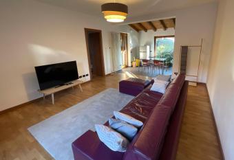 Kikka s gem - Spacious Apartment 20km from Milan allows 18 year olds to book a room