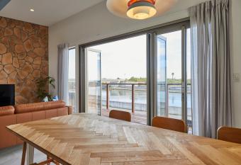     Nona                                BBQ                                   has Balcony rooms