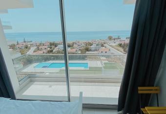 Studio Apt with Amazing Sea View has Balcony rooms