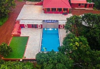 Chinar WoodS Resort has Balcony rooms