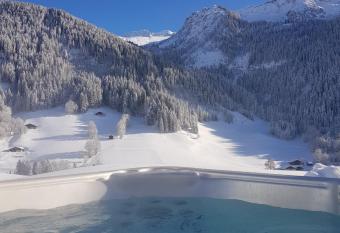 Aux fermes de la Croix, chambres, petits-d  jeuners, diners has Balcony rooms