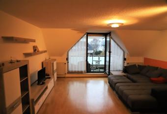 Atelierwohnung im Herzen des Ruhrgebiets allows 18 year olds to book a room