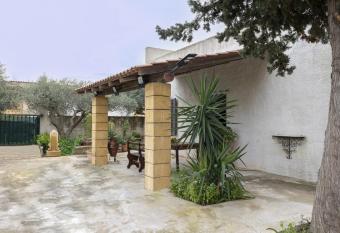 Villetta Il Gallo has Balcony rooms