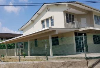 J & I Homestay allows 18 year olds to book a room