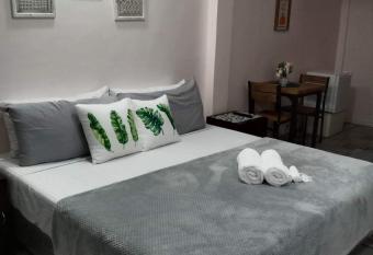 Point Gate Inn has Balcony rooms