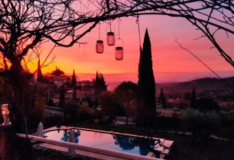 Les Terrasses B&B avec piscine priv  e has Balcony rooms