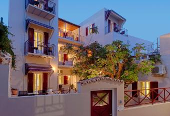 Paradise has Balcony rooms