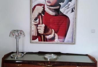 Villa Maria Vintage Design Rooms & Apartment has Balcony rooms