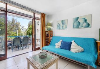 Bungamerica272 has Balcony rooms