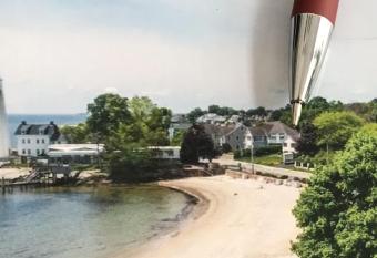 Private beach, sleeps4. One bedroom apt. Ocean B. Pass has Balcony rooms