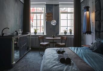 Luxuriuos flat in the capital s old town allows 18 year olds to book a room