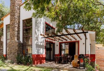 Mid Town Tapalpa allows 18 year olds to book a room