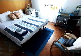 SAN MARCO - STANZA ORO allows 18 year olds to book a room