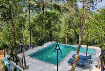 Vatika Resort has Balcony rooms