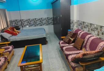 Abhiwadya Guest House has Smoking/Balcony rooms