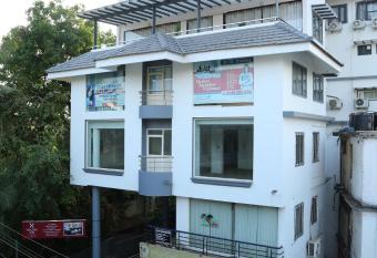 hazmi inn has Balcony rooms
