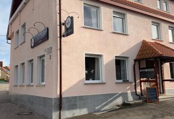 Pension zur Sonnenalb allows 18 year olds to book a room