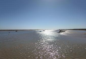 Vacance La Tremblade has Balcony rooms