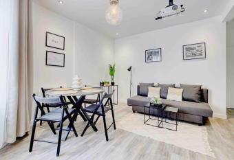 Cosy Home , lac-d Enghien/paris/CDG/parc asterix allows 18 year olds to book a room