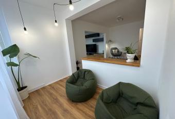 ESI Apartments #Central has Balcony rooms