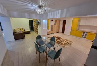 Oana Luxury Home has rooms with a private hot tub