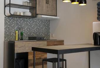 Student park apartment has Balcony rooms