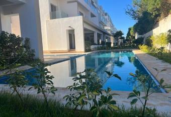 Luxurious Apt with Pool&Sea View has Balcony rooms