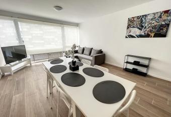 joseph 5 centre Brussels-charleroi-airport has Balcony rooms