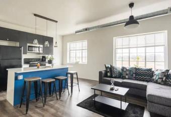 Spacious Luxe Loft Near Downtown Detroit with FREE parking allows 18 year olds to book a room