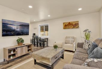 2221-Bear Country Cottage home has Balcony rooms