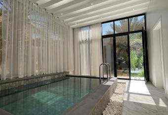 MY HOTEL Al Lathba Pool Villa - Nizwa                      -         has rooms with a private hot tub