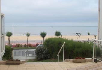 Studio vue mer et plage, terrasse c  t   mer has Balcony rooms