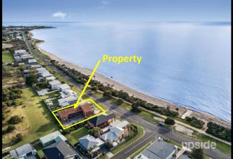 North Shore - Beach and Cafes on your Doorstep - 3 Bedrooms, Sleeps 6 allows 18 year olds to book a room